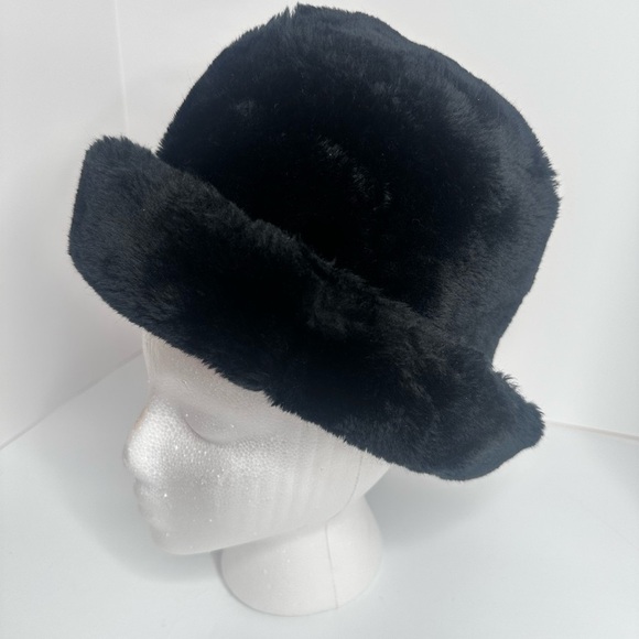Black Faux Fur‎ Bucket Hat brim down one look brim up another look - Picture 5 of 10
